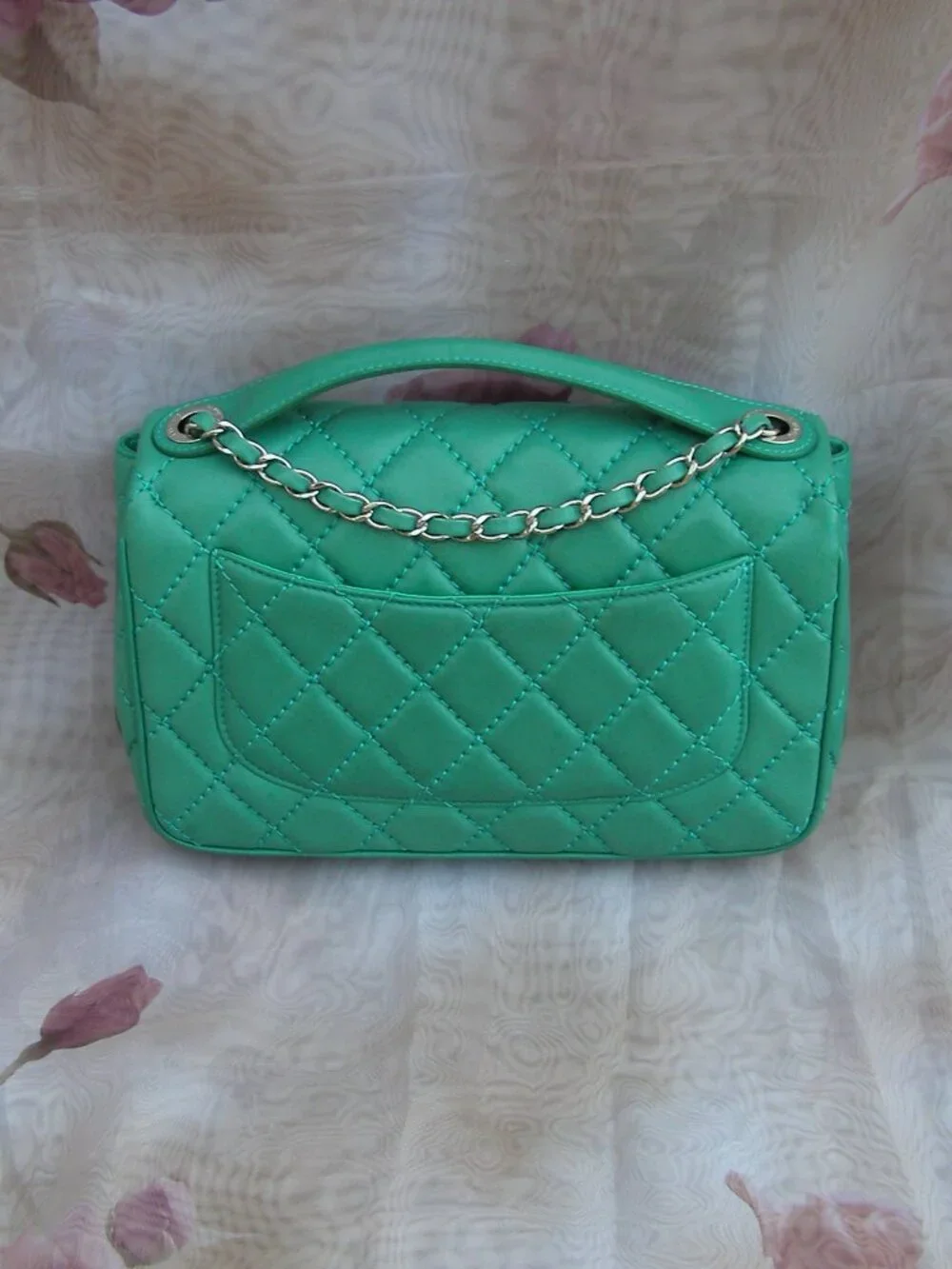 Chanel CC Top Handle Flap Bag GREEN quilted leather Satin Lining
